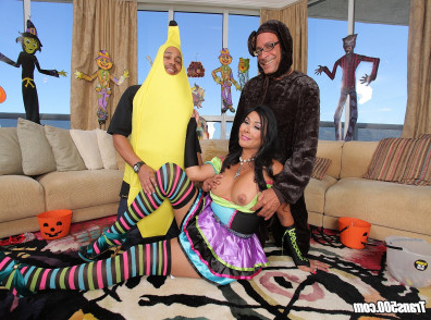 Una banana, un oso y una transexual | Modelo: Vaniity - Imagen 3